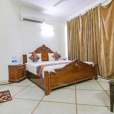 Fabhotel Singh Suite Gurgaon Exteriör bild