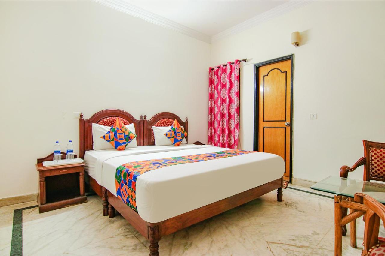 Fabhotel Singh Suite Gurgaon Exteriör bild