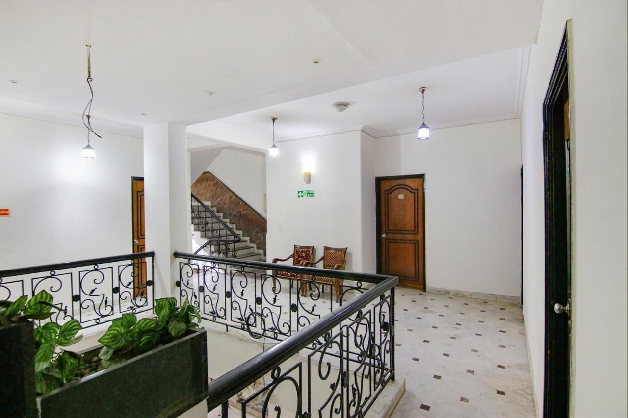 Fabhotel Singh Suite Gurgaon Exteriör bild